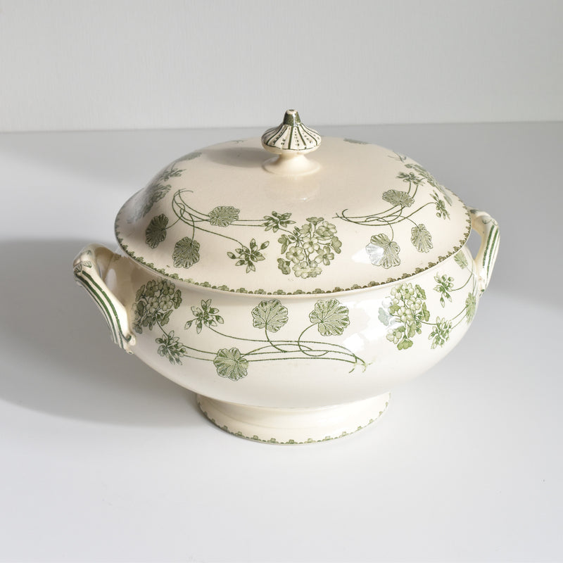 Antique soup tureen, U&C Sarreguemines, Géranium