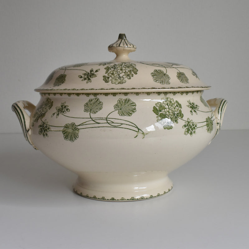 Antique soup tureen, U&C Sarreguemines, Géranium