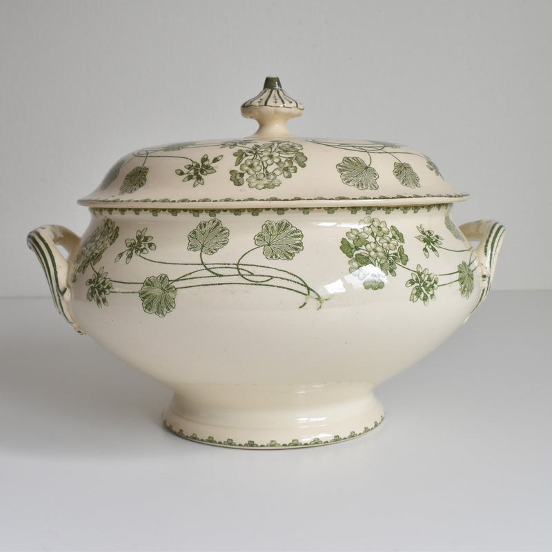 Antique soup tureen, U&C Sarreguemines, Géranium