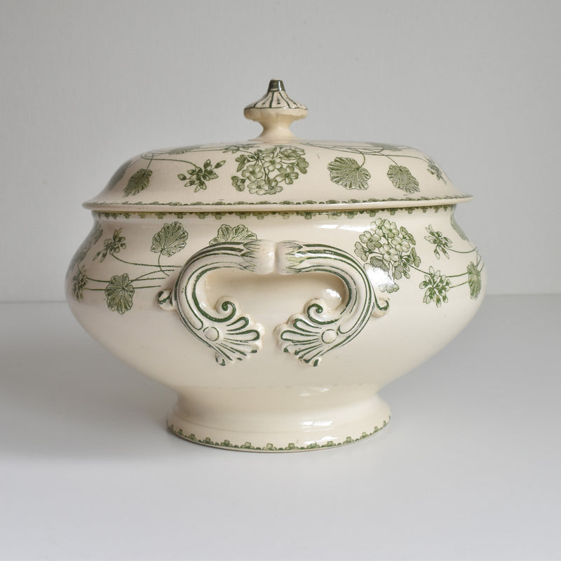 Antique soup tureen, U&C Sarreguemines, Géranium