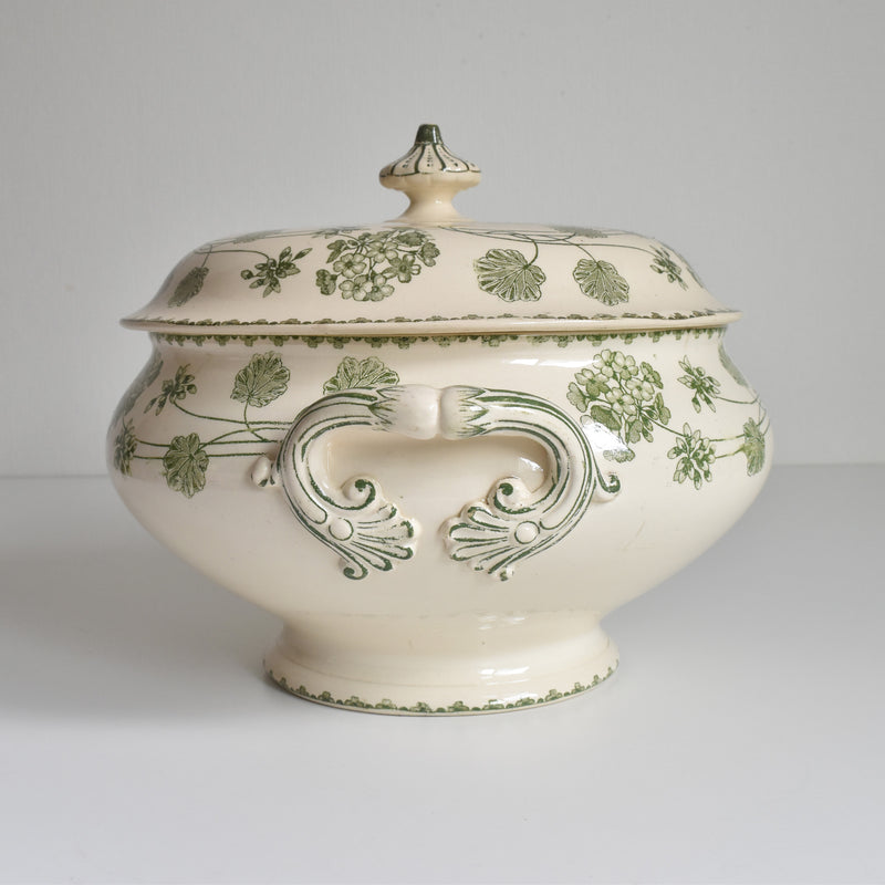 Antique soup tureen, U&C Sarreguemines, Géranium