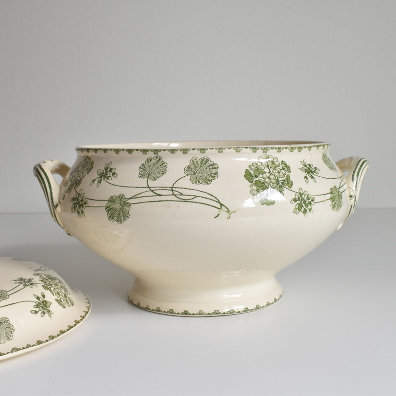 Antique soup tureen, U&C Sarreguemines, Géranium