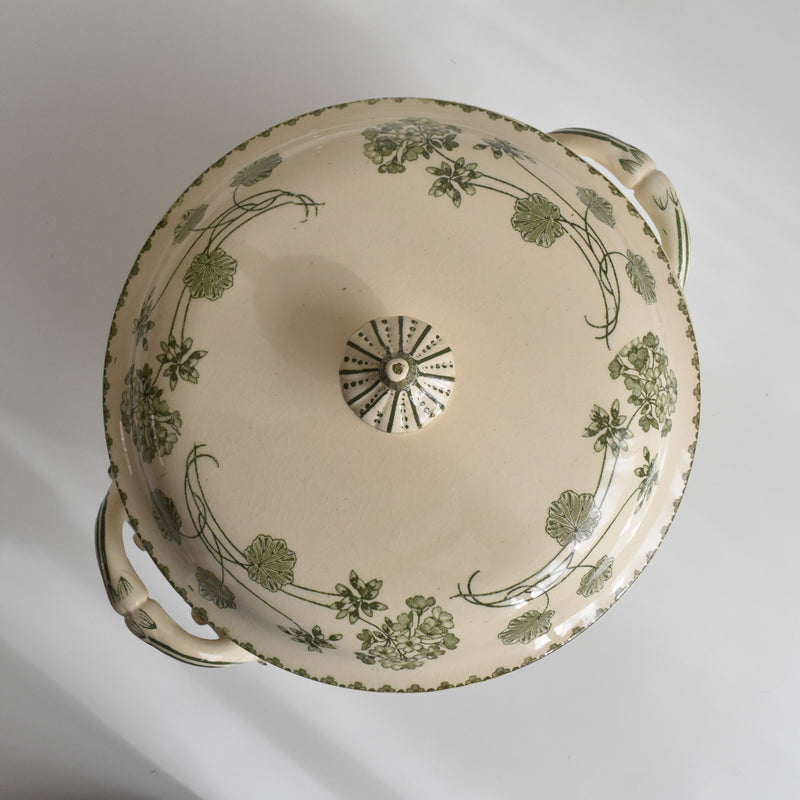Antique soup tureen, U&C Sarreguemines, Géranium