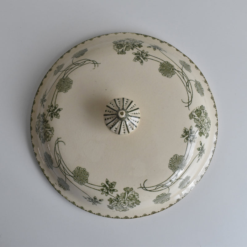 Antique soup tureen, U&C Sarreguemines, Géranium
