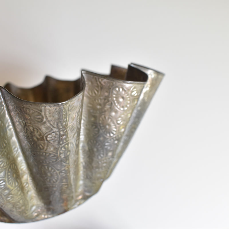 Antique Cake Pan GM