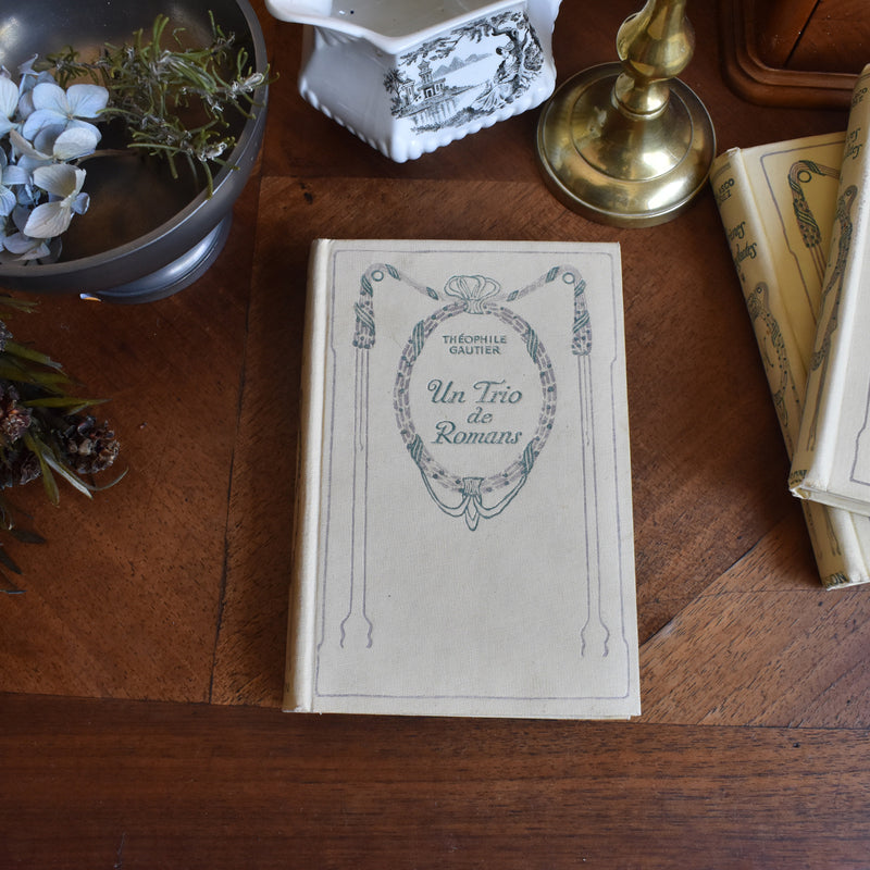 Antique Book Théophile Gautier Un trio de romans