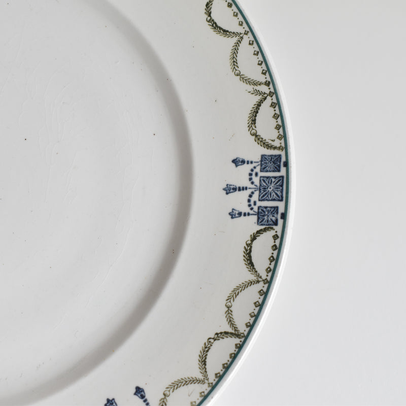 Vintage footed plate, St. Amand 6507