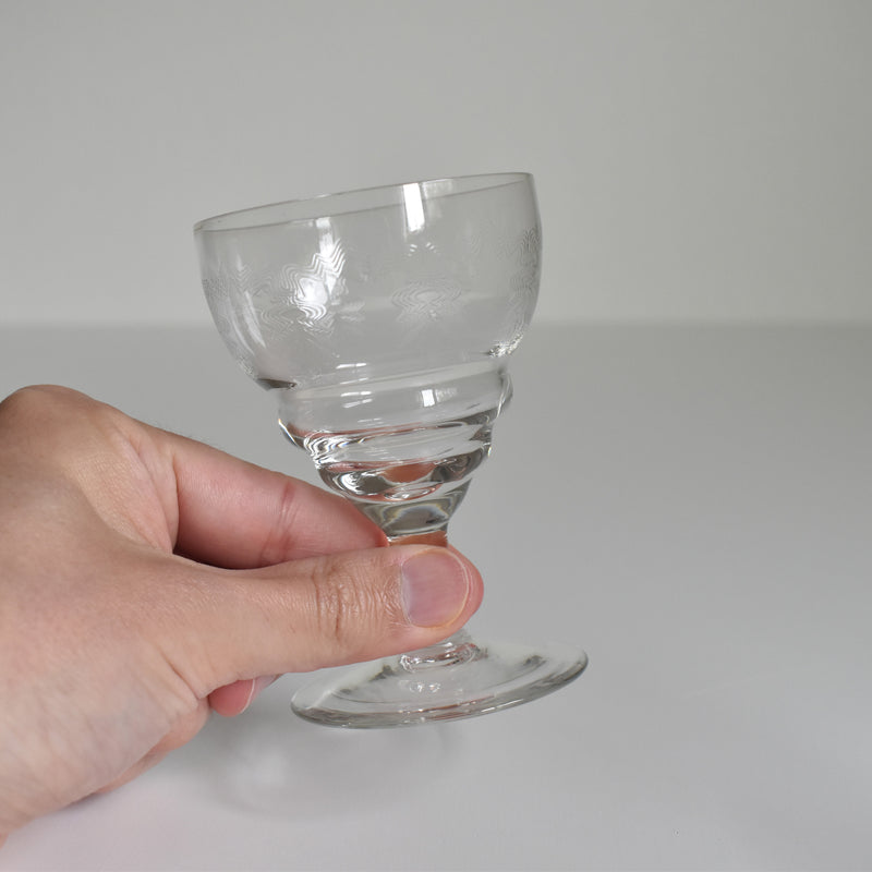 アンティーク赤ワイングラス エッチングZigZag