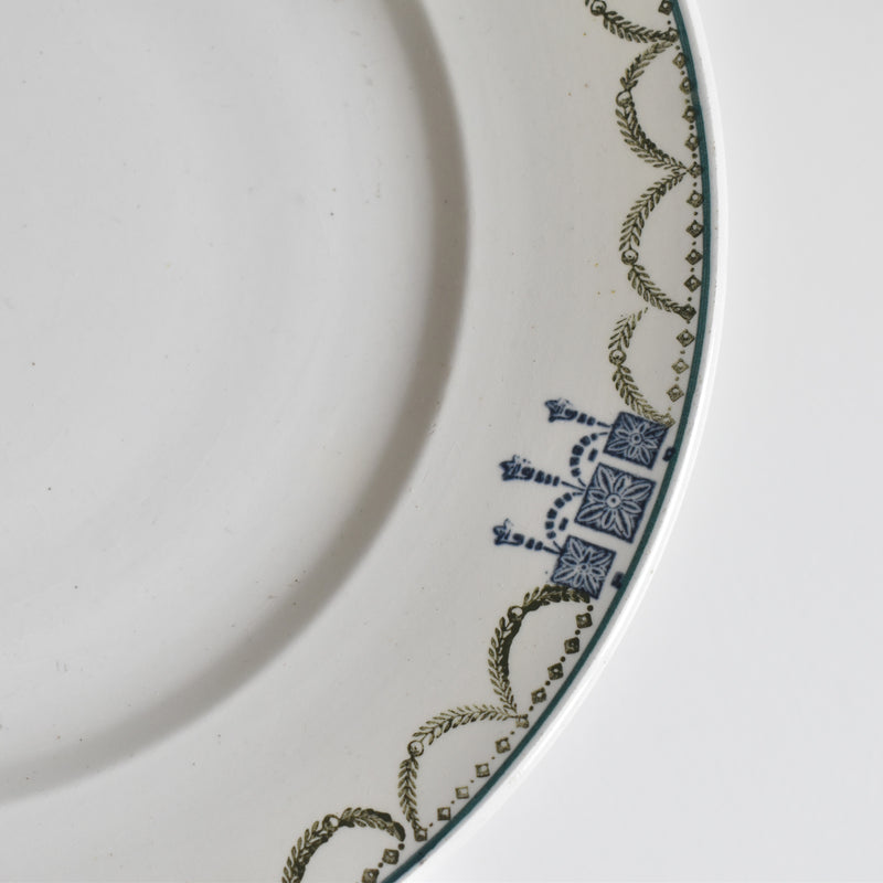 Vintage footed plate, St. Amand 6507