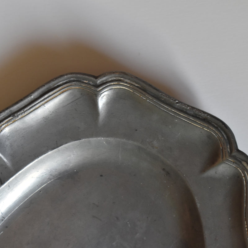 Antique Pewter Oval Flower Rim Plate A