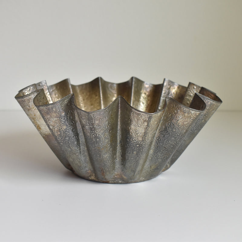 Antique Cake Pan GM
