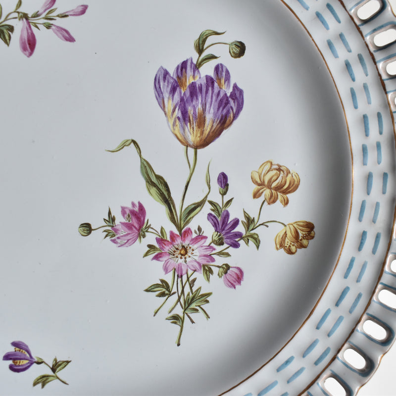 Antique Plate Blue Panier Relief Fleurs A