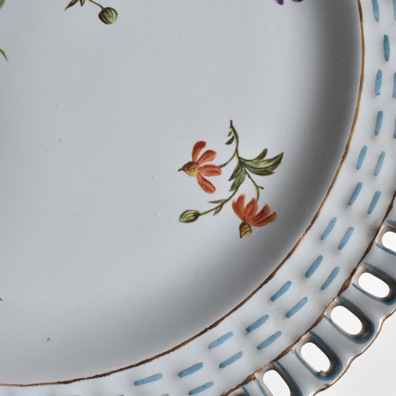 Antique Plate Blue Panier Relief Fleurs A