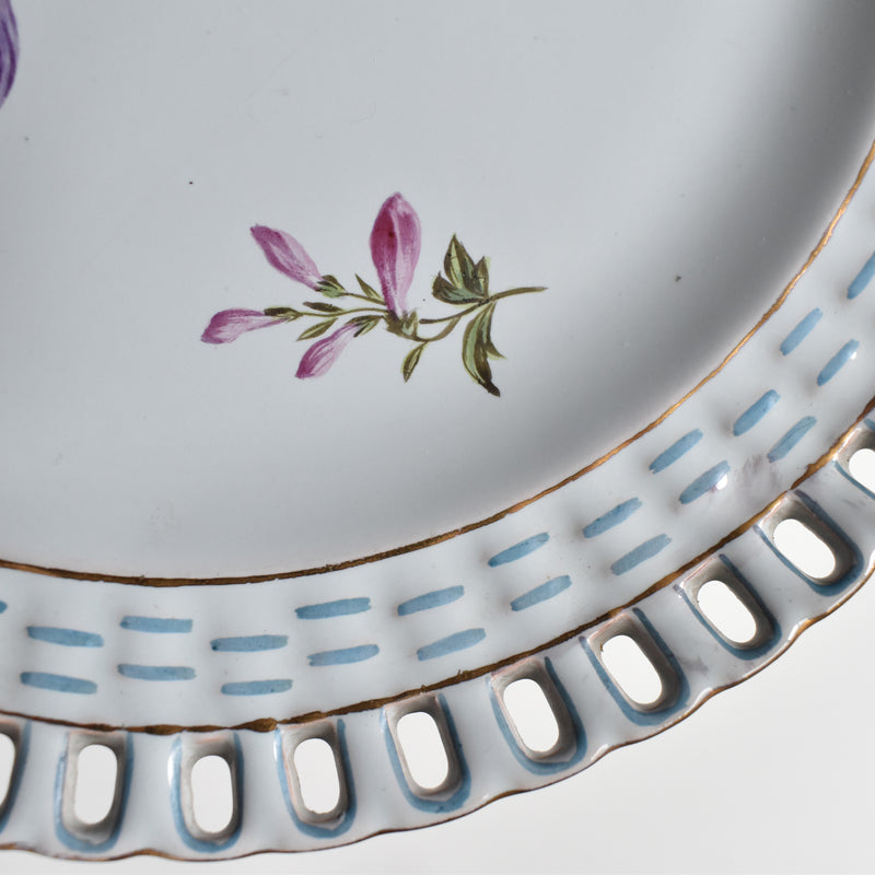 Antique Plate Blue Panier Relief Fleurs A