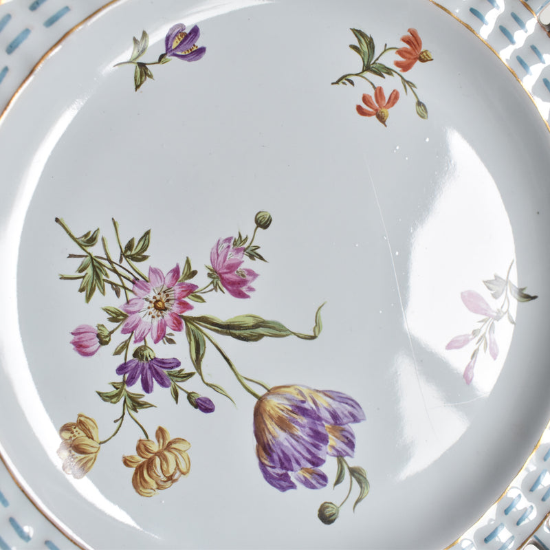 Antique Plate Blue Panier Relief Fleurs A