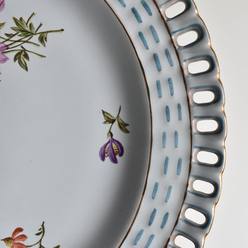 Antique Plate Blue Panier Relief Fleurs A