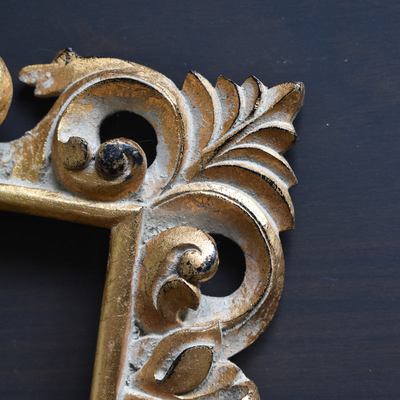 Antique-style frame