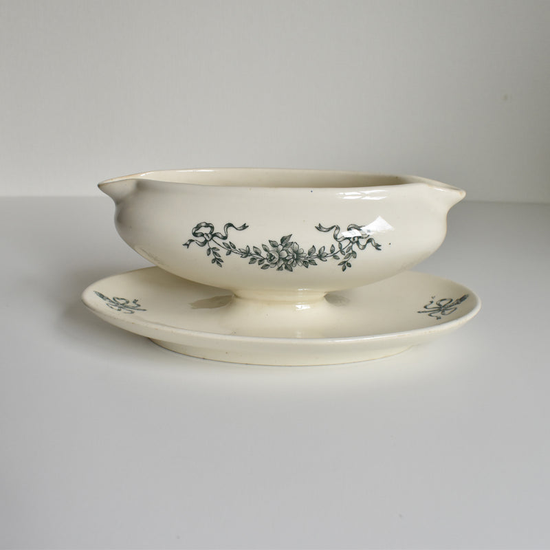 Antique Sauce Boat Longchamp Sapho