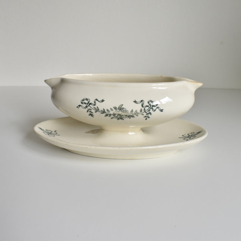 Antique Sauce Boat Longchamp Sapho