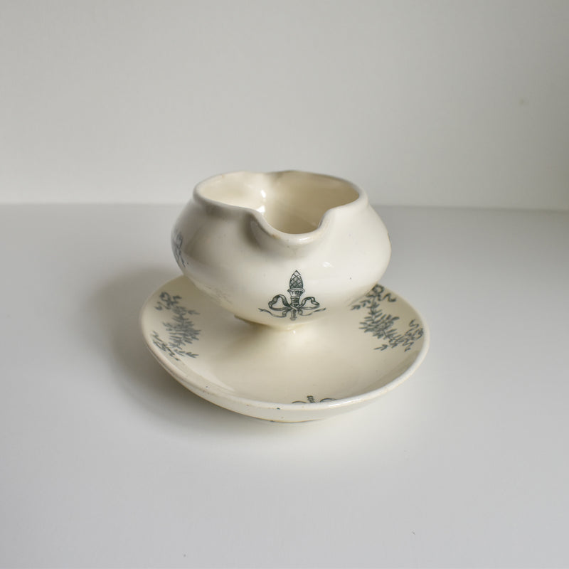 Antique Sauce Boat Longchamp Sapho