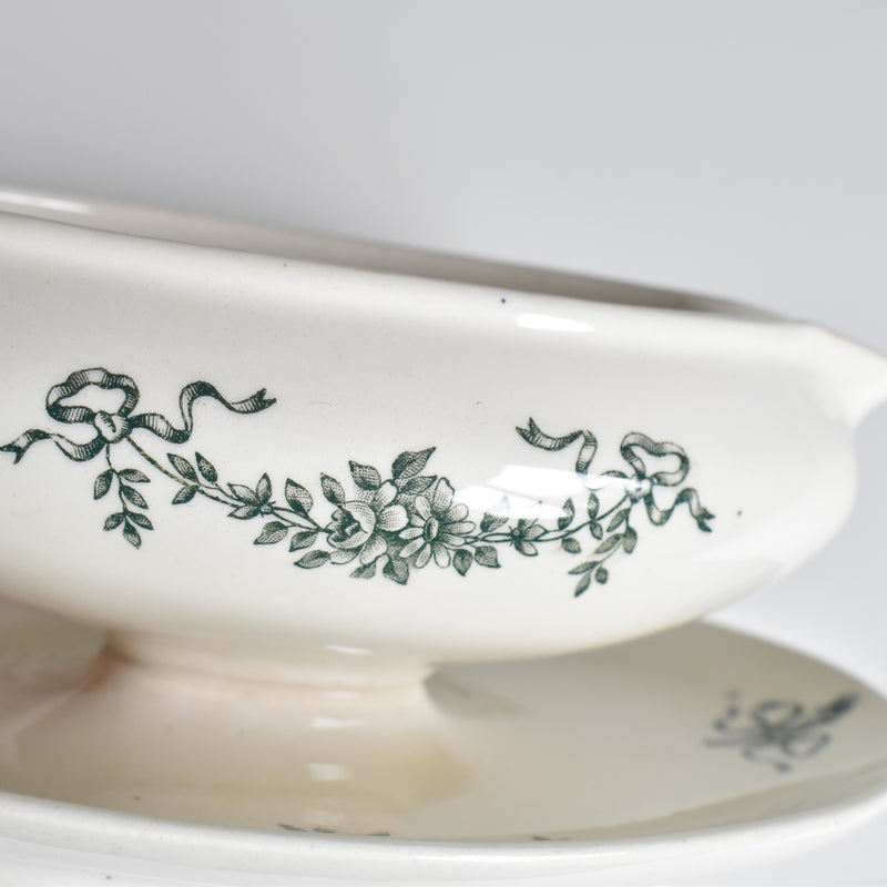 Antique Sauce Boat Longchamp Sapho