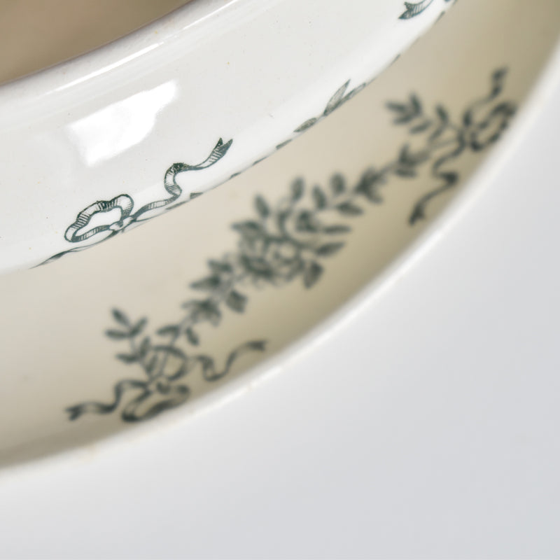 Antique Sauce Boat Longchamp Sapho
