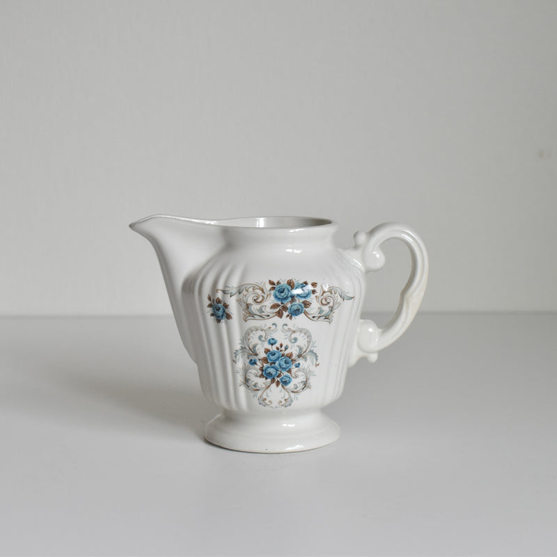 Vintage creamer, Orsy Mulardeau, Roses bleues