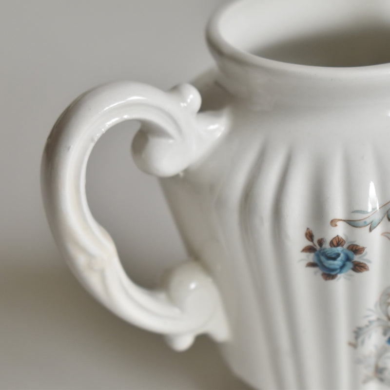 Vintage creamer, Orsy Mulardeau, Roses bleues