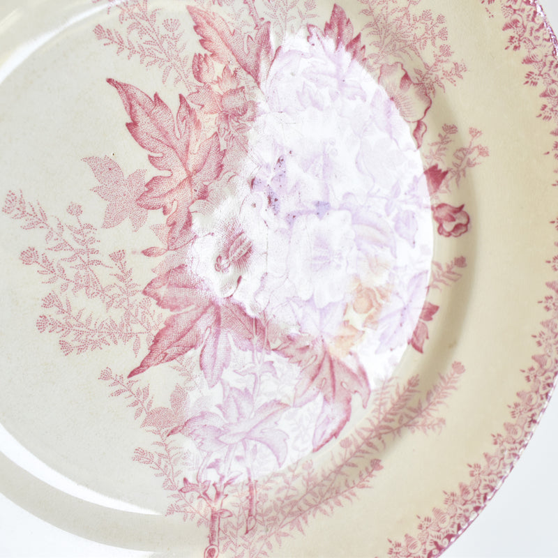 Antique Plate Onand Eglantines E (On display at Osaka store)