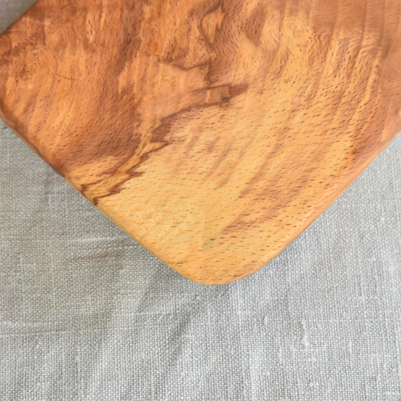 ミニブナカッティングボード 革取っ手付き　21.5cmx11.5cm