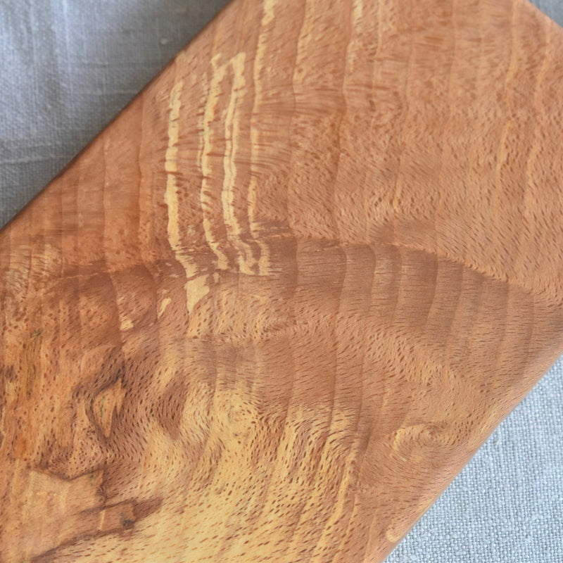 ミニブナカッティングボード 革取っ手付き　21.5cmx11.5cm