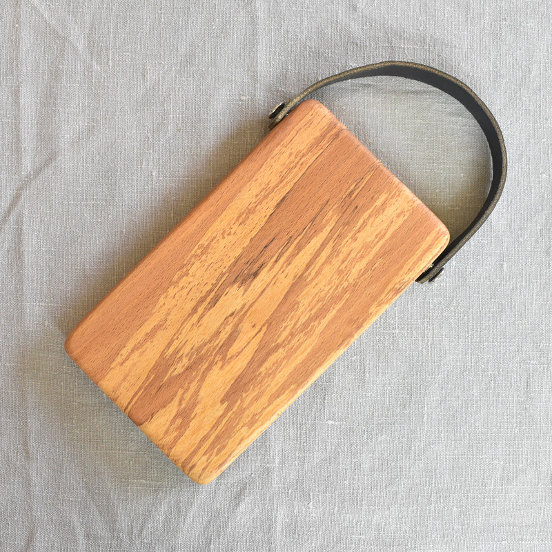 ミニブナカッティングボード 革取っ手付き　19.5cmx11cm