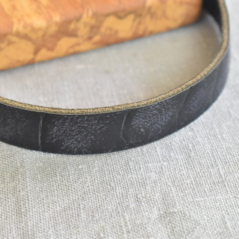 ミニブナカッティングボード 革取っ手付き　19.5cmx11cm