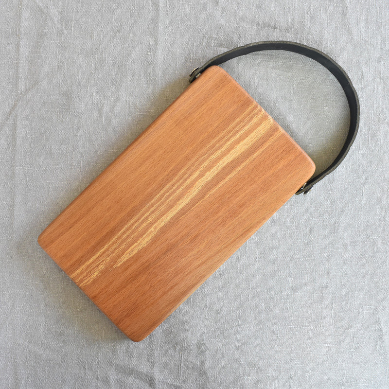 ミニブナカッティングボード 革取っ手付き　23.8cmx14cm