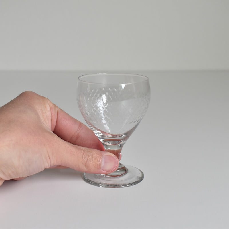 Vintage Port Wine Glass Etching vague