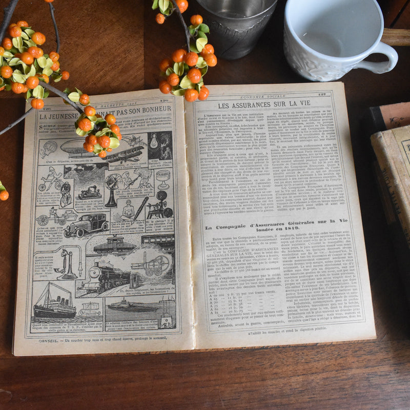 Vintage book: Almanach Hachette 1928 (Almanac)
