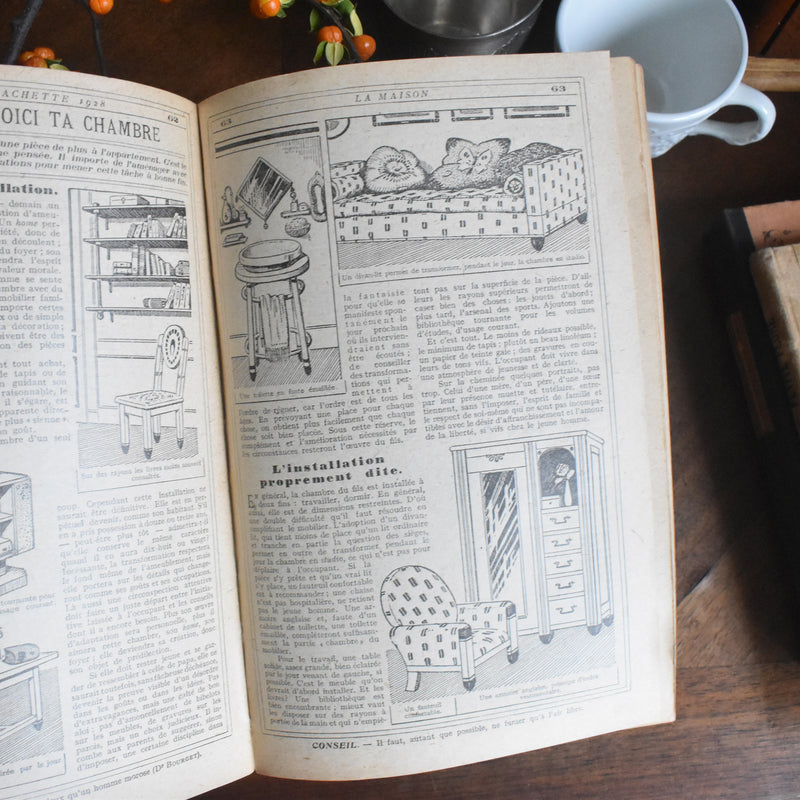 Vintage book: Almanach Hachette 1928 (Almanac)