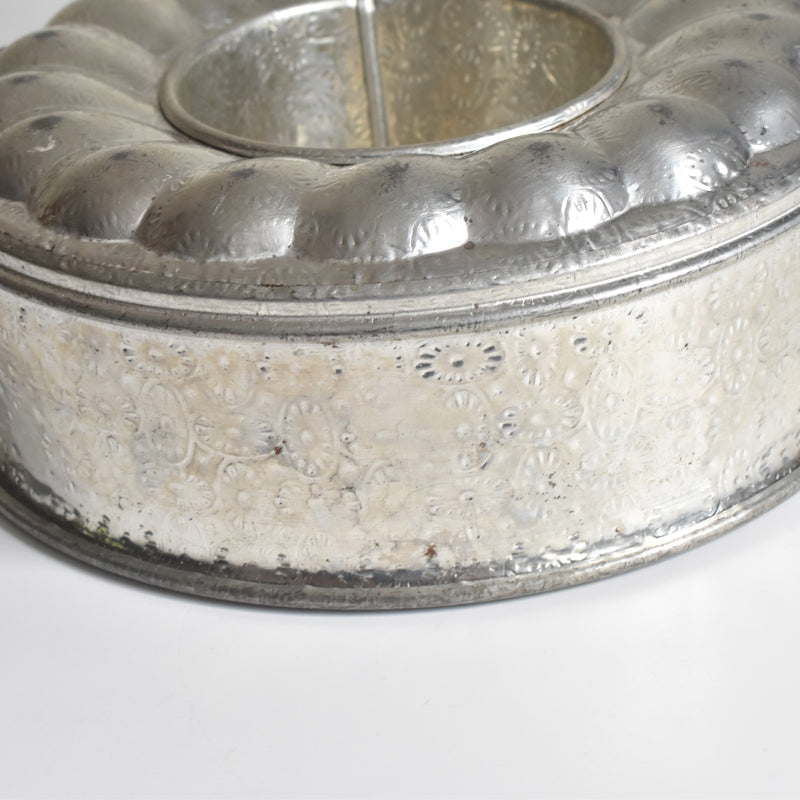 Vintage cake pan