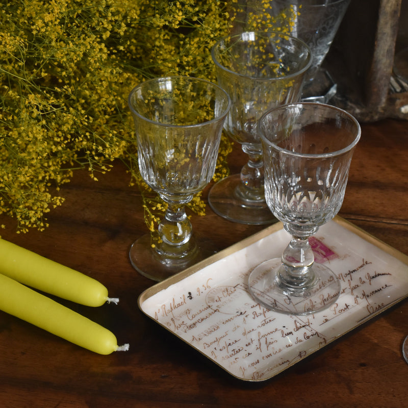 アンティークワイングラス　R051