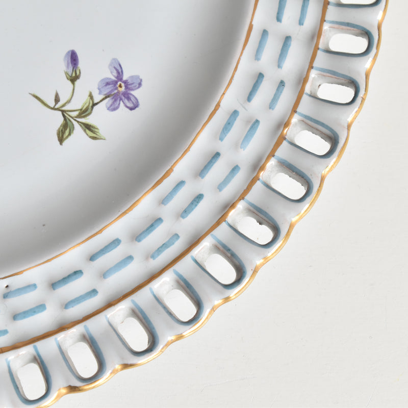 Antique Plate Blue Basket Relief Fleurs