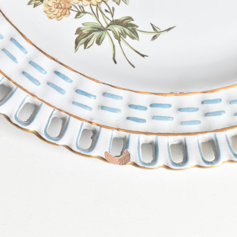 Antique Plate Blue Basket Relief Fleurs