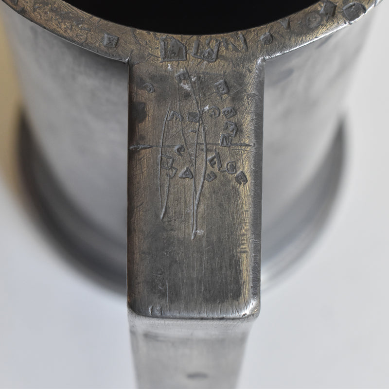 Antique Pewter Measuring Cup, SCATTA à Chalon