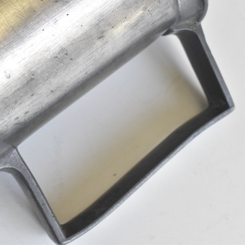 Antique Pewter Measuring Cup, SCATTA à Chalon