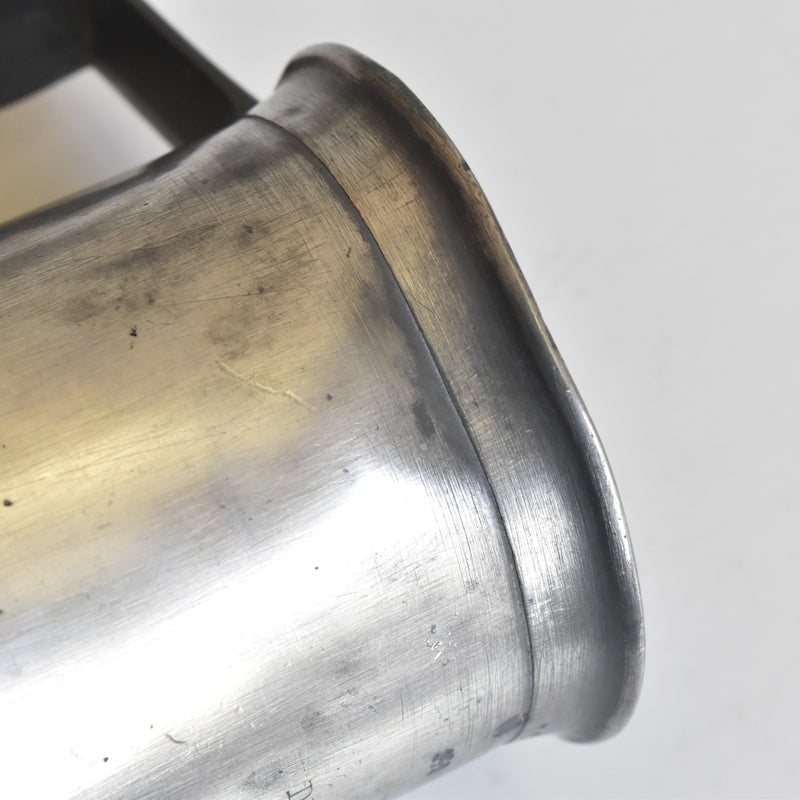 Antique Pewter Measuring Cup, SCATTA à Chalon