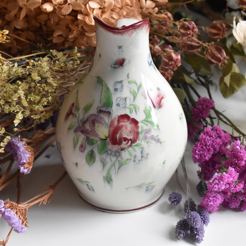 Antique Pitcher, Nant-sous-Saint-Anne