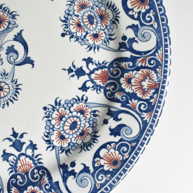 Antique plate, Gien, A