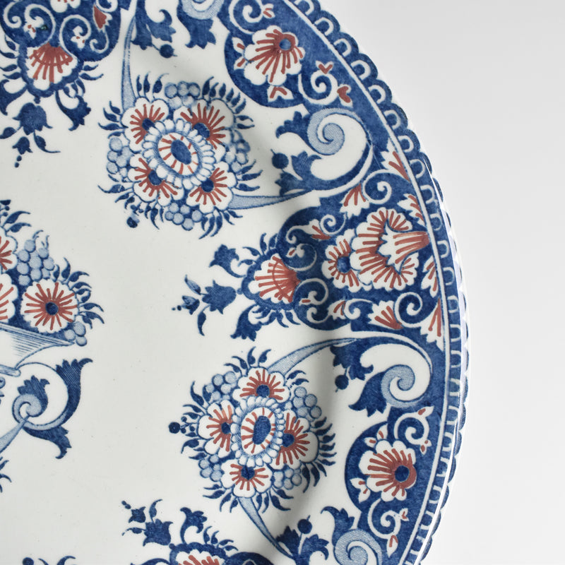 Antique plate, Gien, A