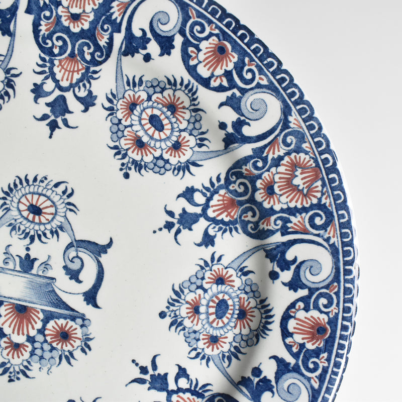 Antique plate, Gien, A