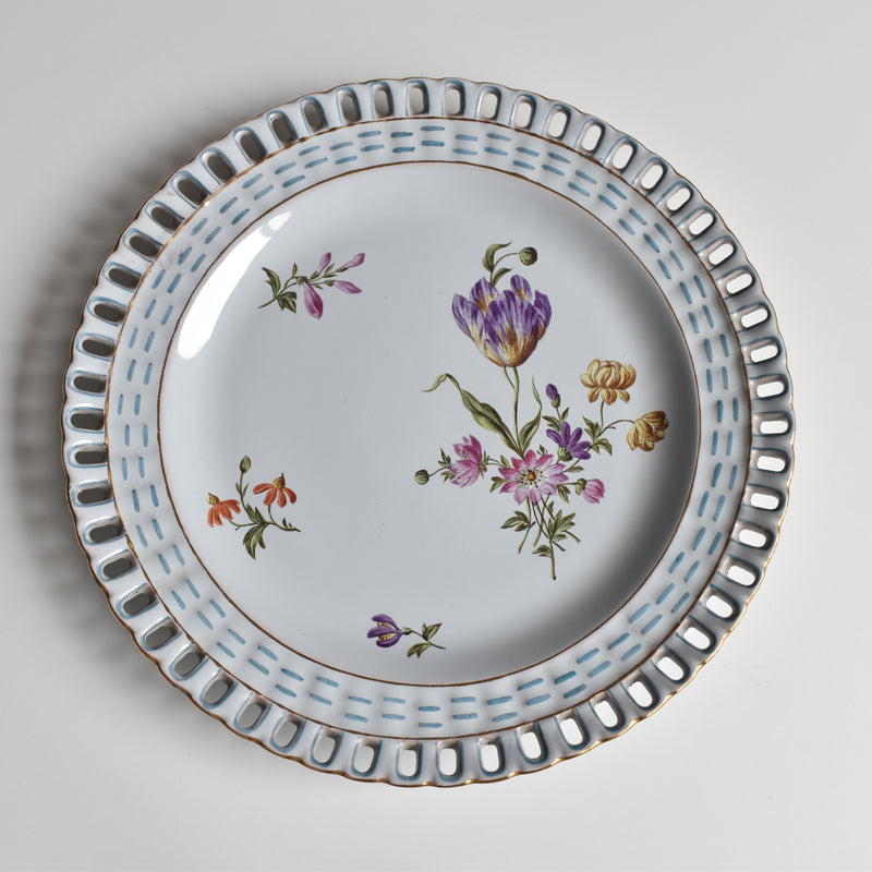 Antique Plate Blue Panier Relief Fleurs A