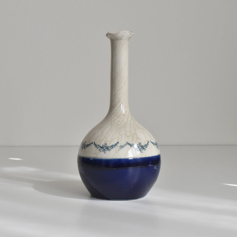 Antique vase, Pont-des-Vernes